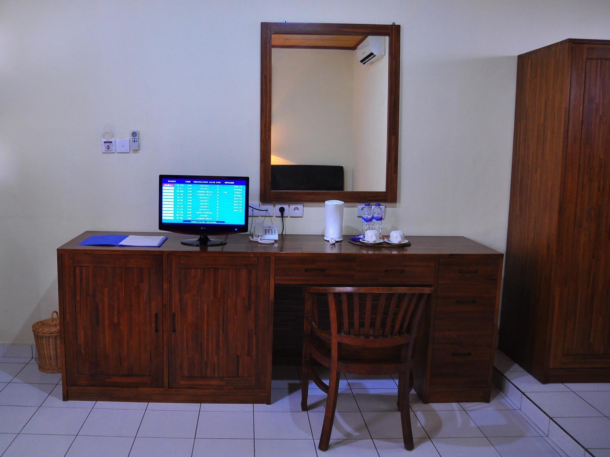 Si Doi Hotel Legian Kuta (Bali) Exterior photo